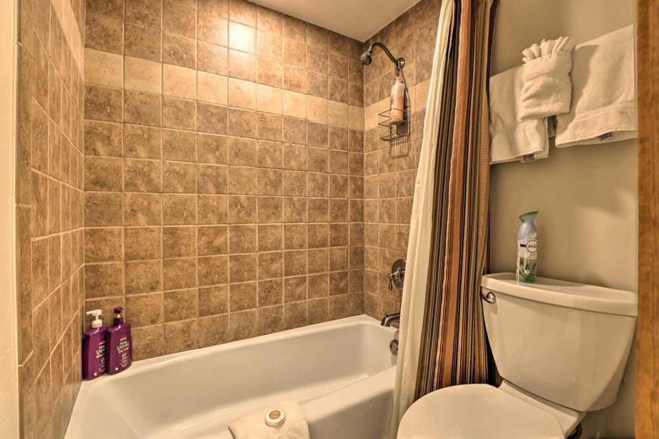 Walk to American Eagle Lift: Copper Mountain Condo Apartment in Summit County