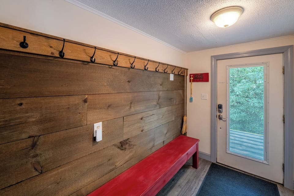 House (5 Bedrooms) | Interior