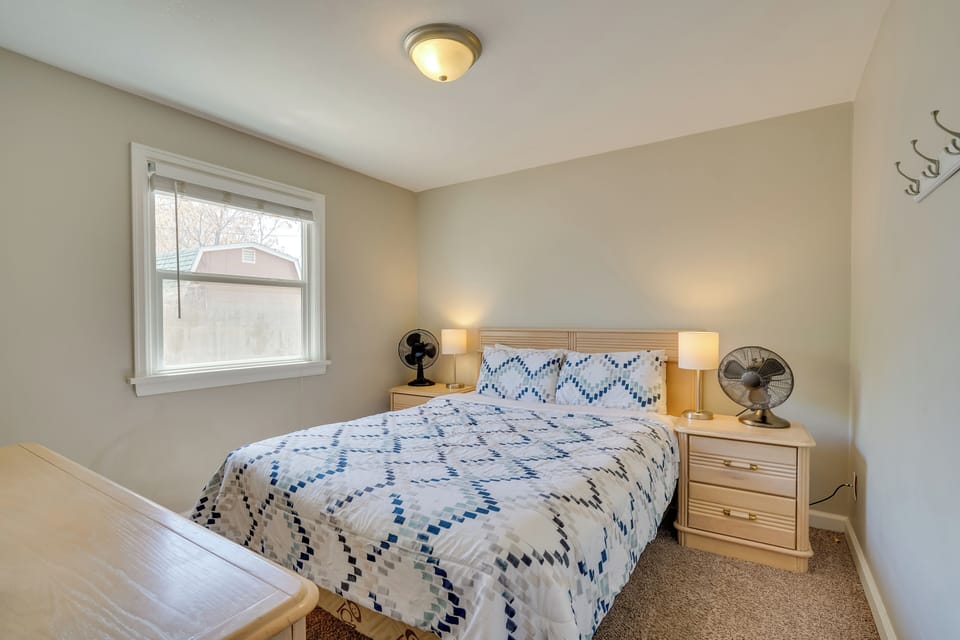 Pueblo House by Riverwalk, 2 Miles to Fairgrounds! Cottage in Pueblo