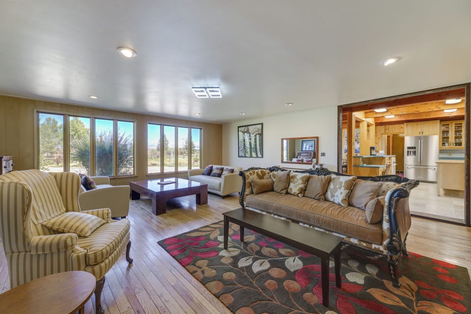 House (6 Bedrooms) | Interior