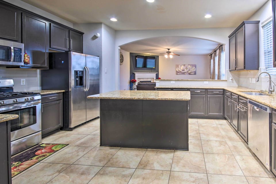House (4 Bedrooms) | Interior