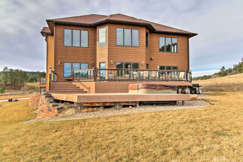 House (5 Bedrooms) | Interior