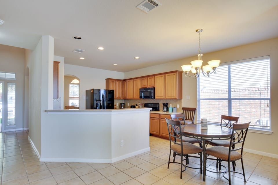House (4 Bedrooms) | Interior