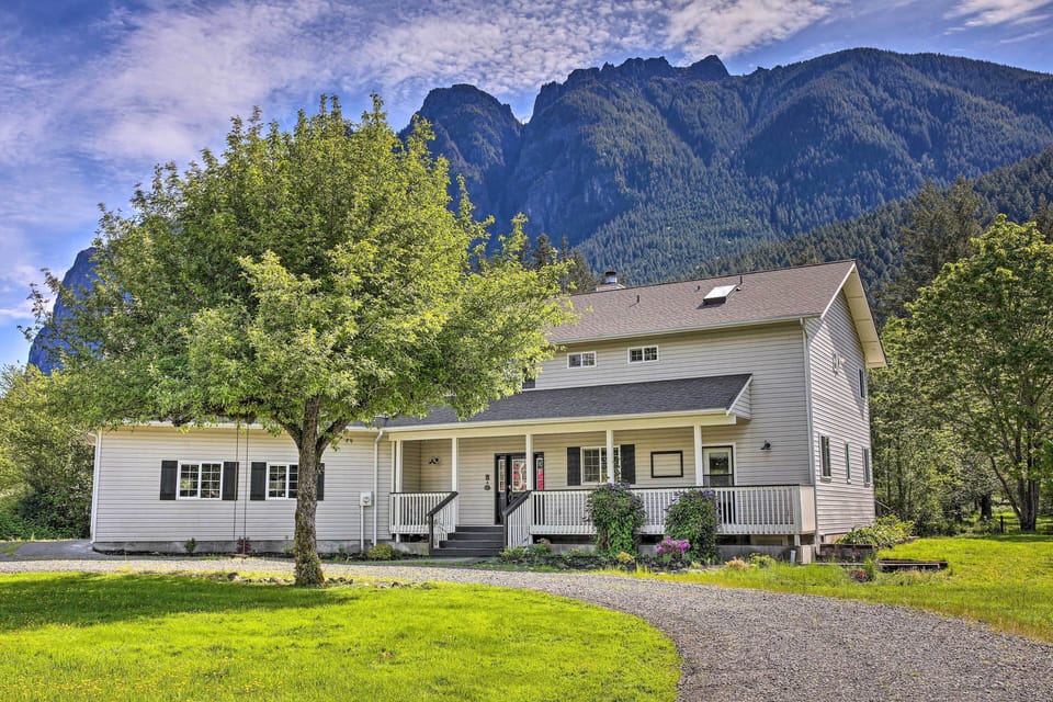 House (4 Bedrooms) | Front of property