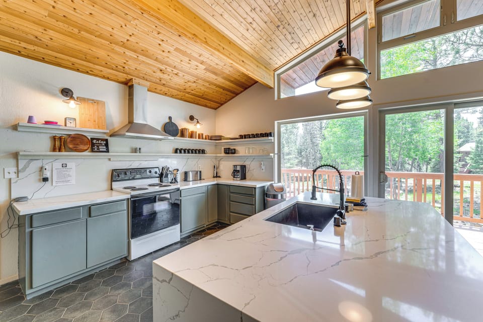 House (4 Bedrooms) | Interior