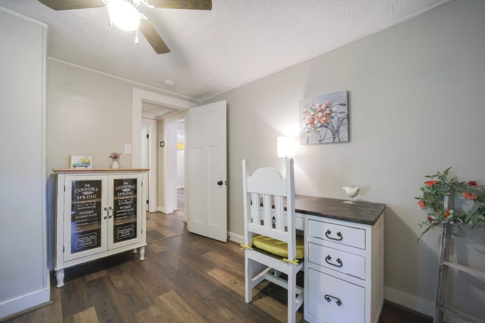 Cottage (2 Bedrooms) | Interior