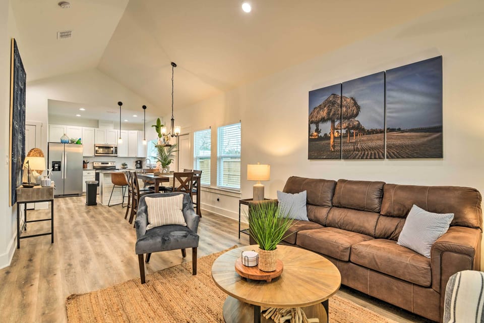 House (2 Bedrooms) | Front of property