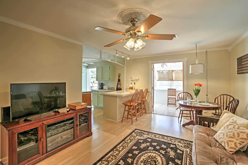 House (2 Bedrooms) | Interior