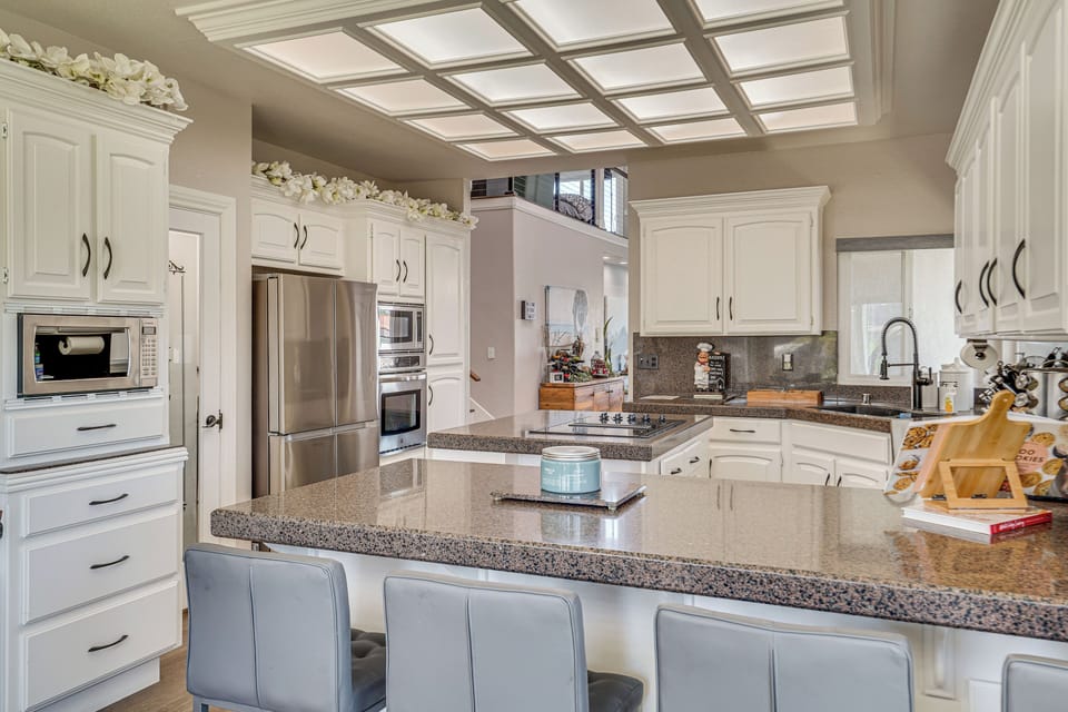 House (5 Bedrooms) | Interior