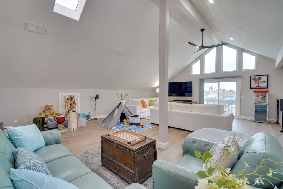 House (5 Bedrooms) | Interior