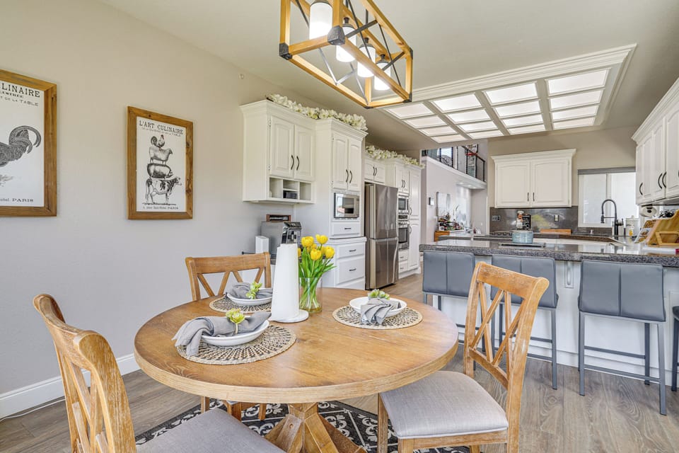 House (5 Bedrooms) | Interior