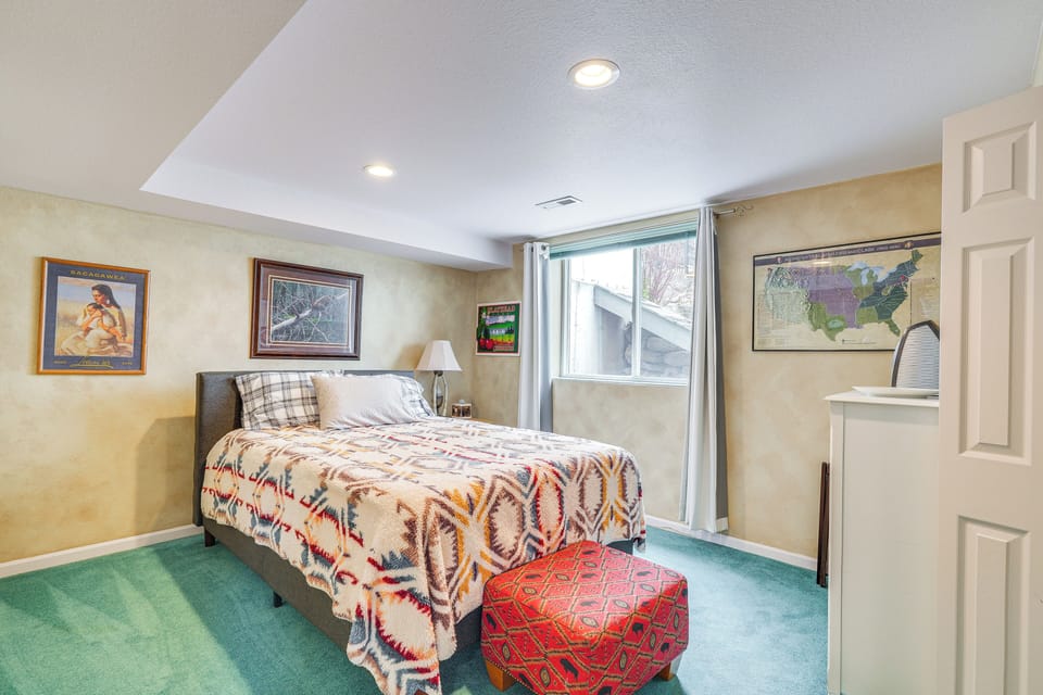 House (5 Bedrooms) | Interior