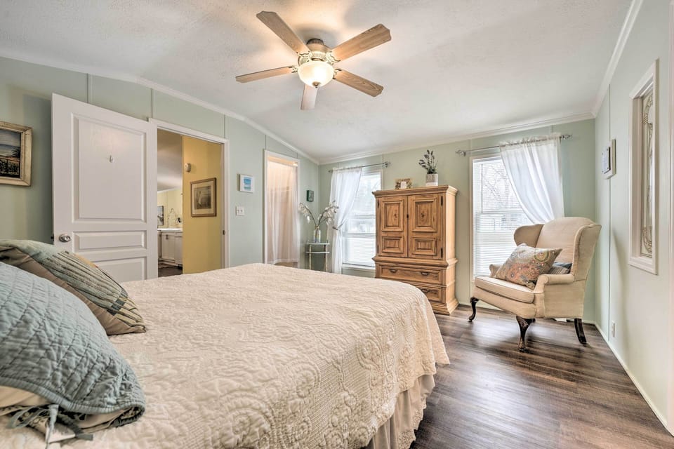 House (2 Bedrooms) | Interior
