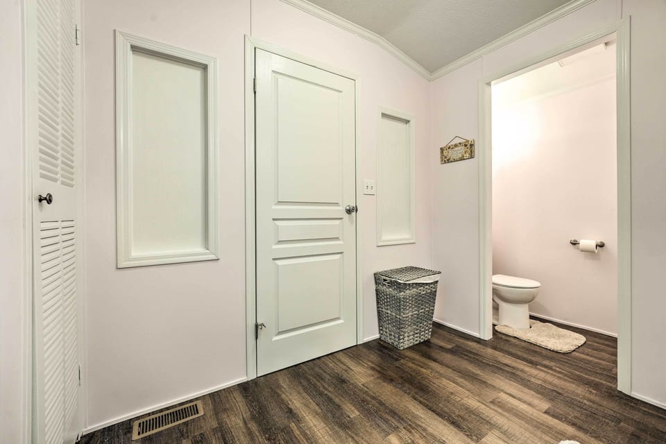 Charming South Haven Home - Great Location! Cottage in South Haven