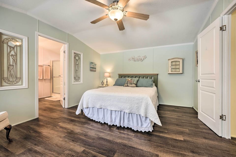 House (2 Bedrooms) | Interior