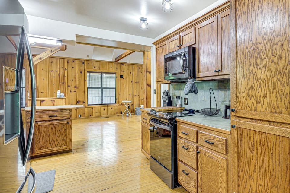 House (2 Bedrooms) | Interior