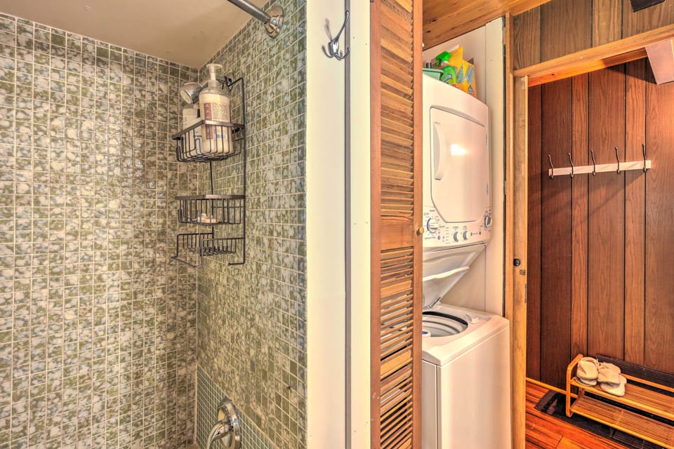 Peaceful Wooded Cabin By Mt. Baker Ski Area! Cottage in Glacier