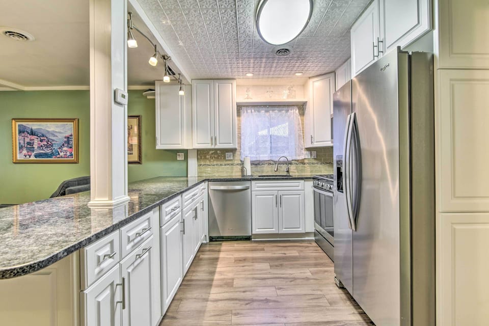 House (2 Bedrooms) | Interior