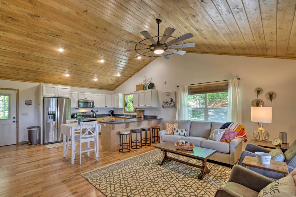 House (2 Bedrooms) | Interior