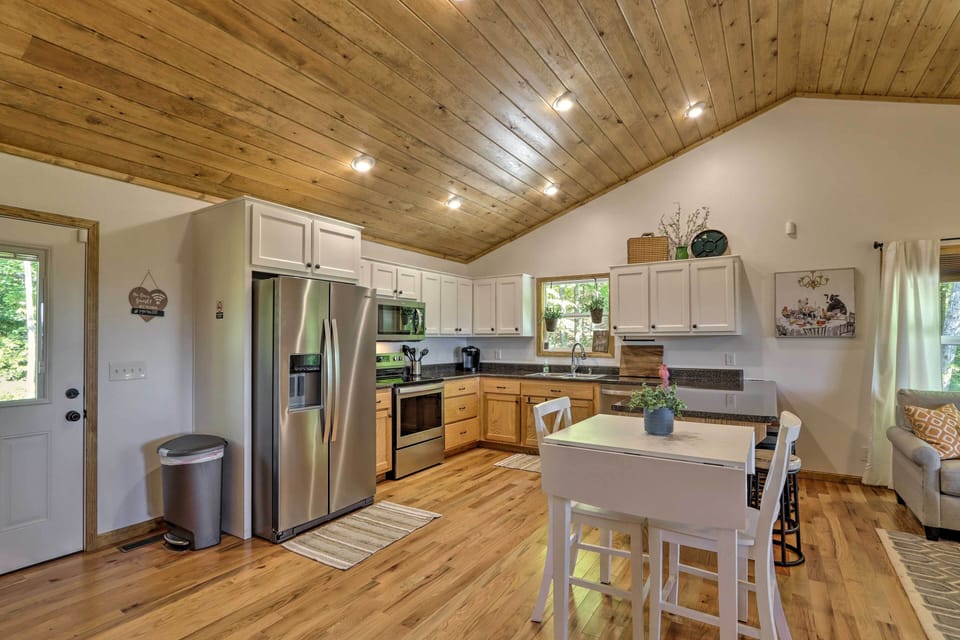 House (2 Bedrooms) | Interior