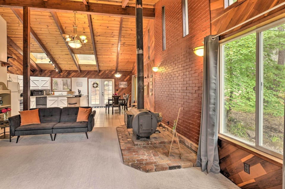House (2 Bedrooms) | Interior