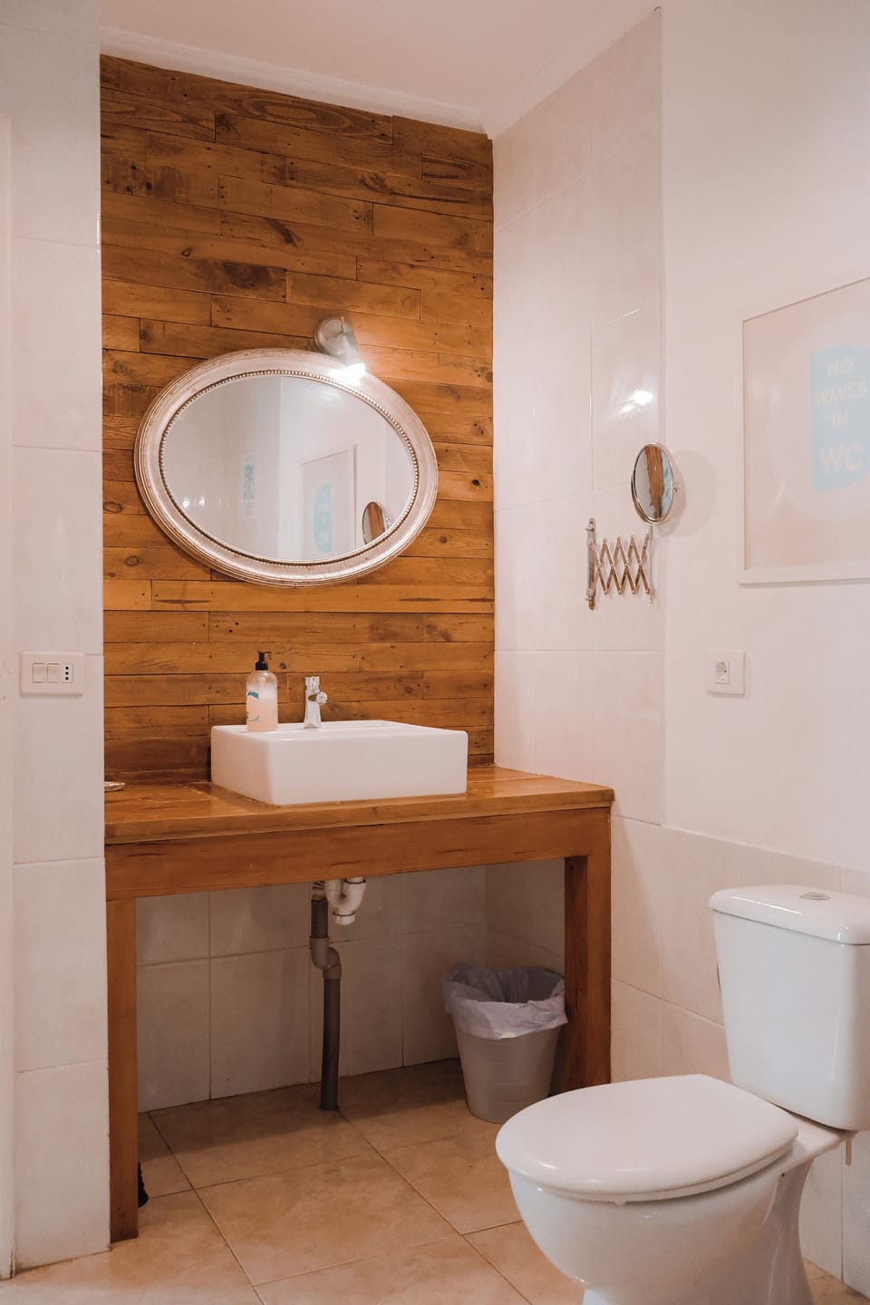 Deluxe Single Room, Multiple Beds | Bathroom | Hair dryer, towels