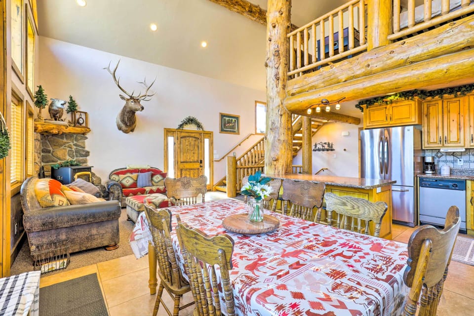 House (5 Bedrooms) | Interior