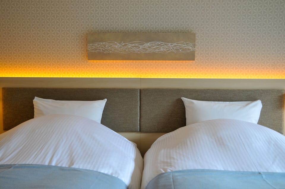Twin Room (Annex) | In-room safe, blackout drapes, bed sheets