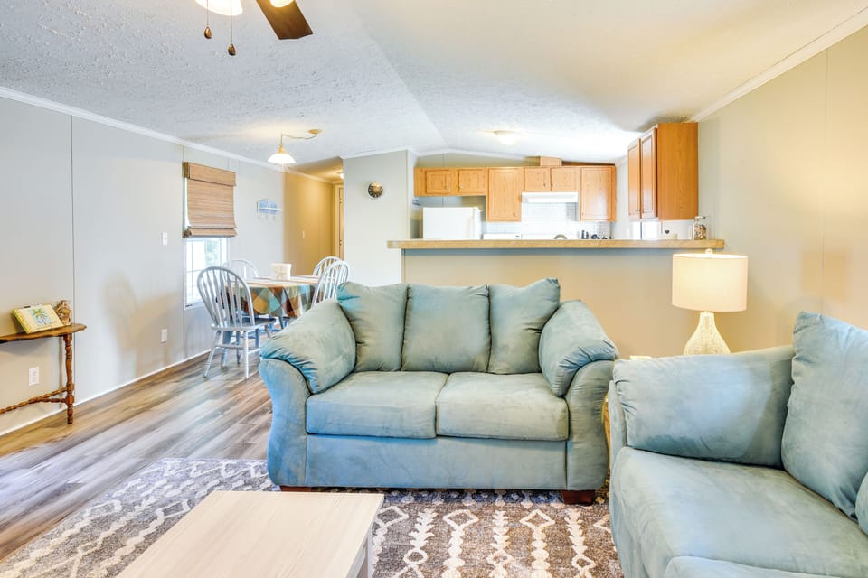 House (3 Bedrooms) | Interior