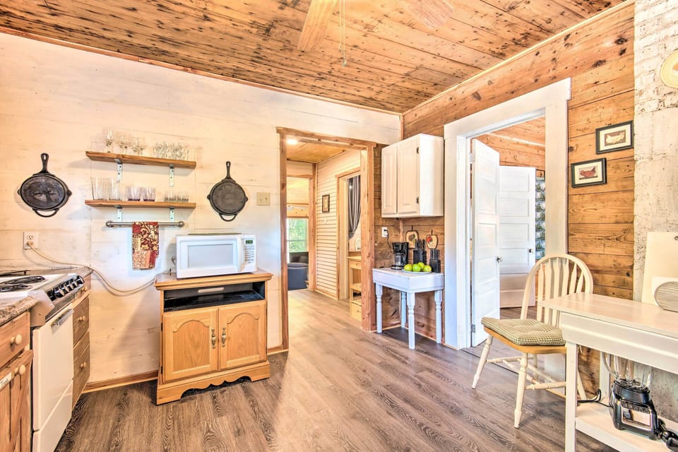 House (2 Bedrooms) | Interior