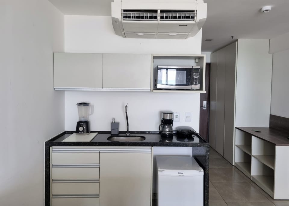 Apartment | Private kitchen | Microwave, coffee/tea maker, blender, cookware/dishes/utensils
