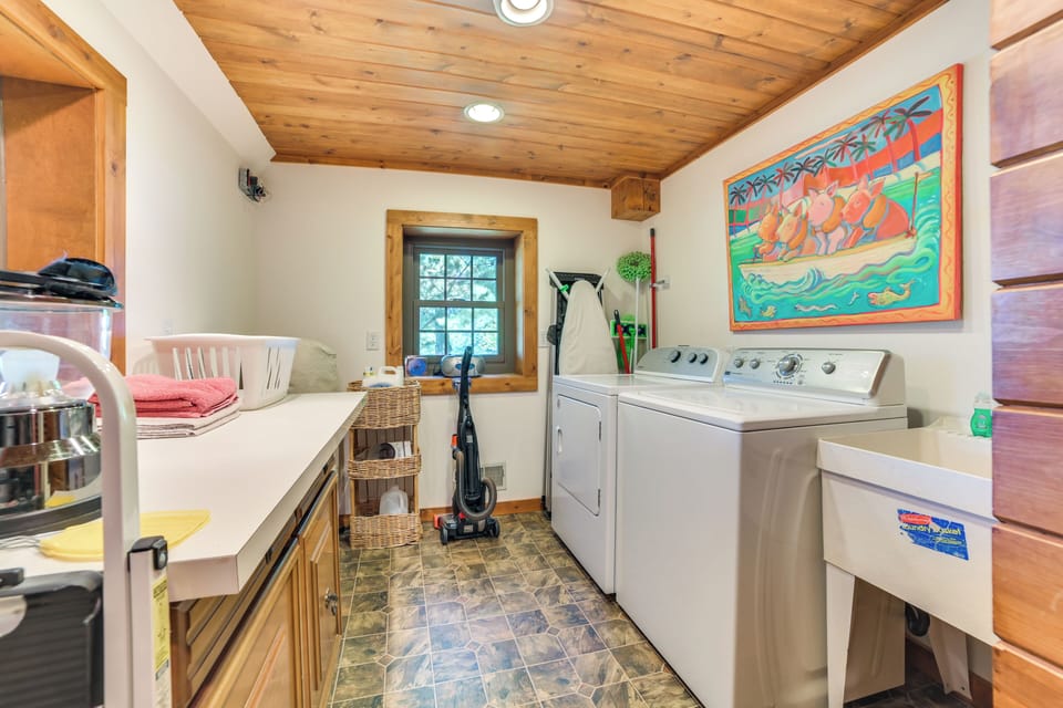 9 Mi to Boyne Resort! Farmhouse Near Town & Lake Cottage in Michigan