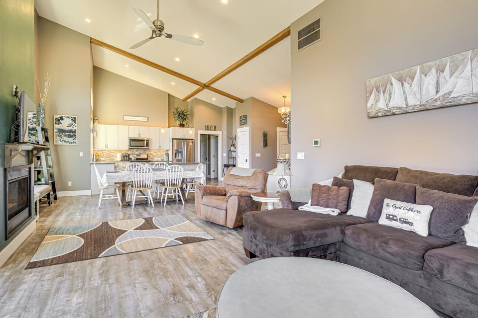 House (3 Bedrooms) | Interior