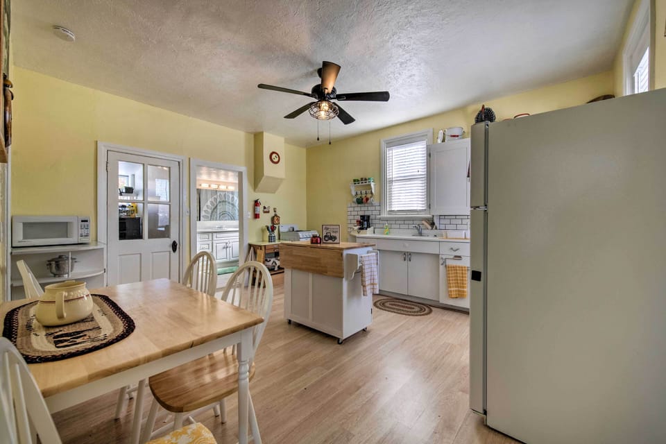 House (2 Bedrooms) | Interior