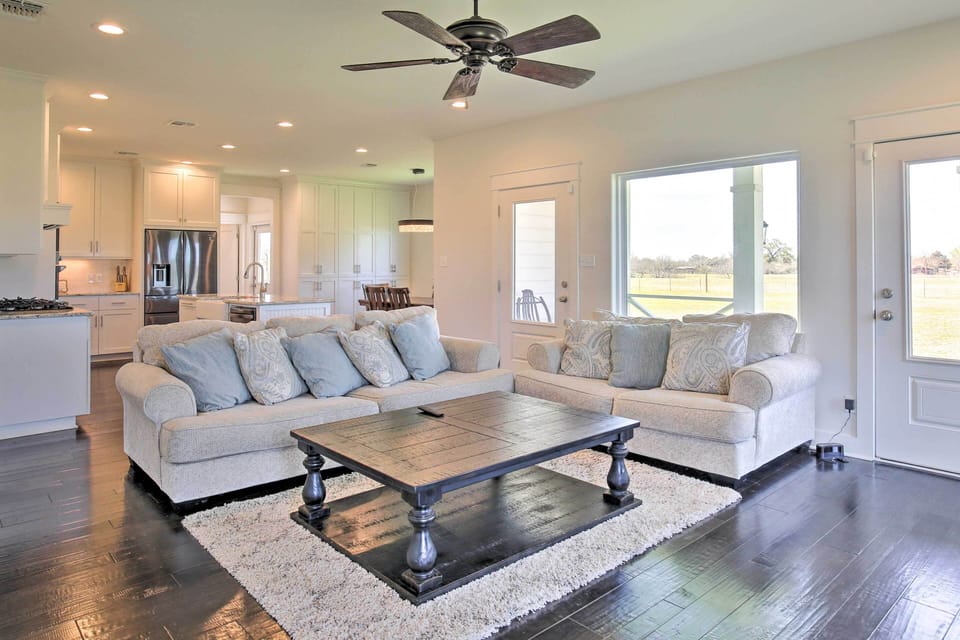 House (4 Bedrooms) | Interior