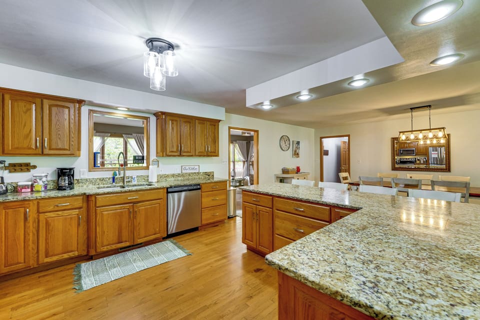House (4 Bedrooms) | Interior