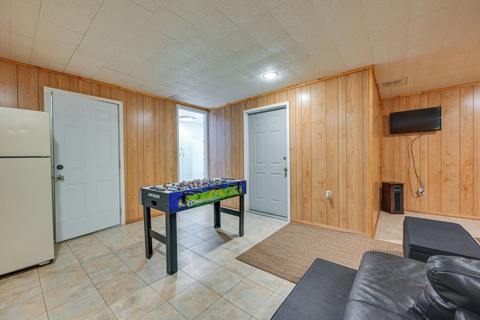 House (5 Bedrooms) | Interior