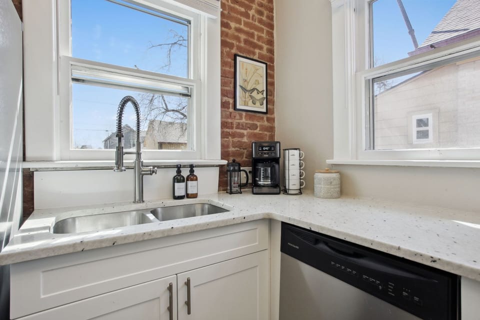 Feel at home with everything you need to cook, double sink and dishwasher.