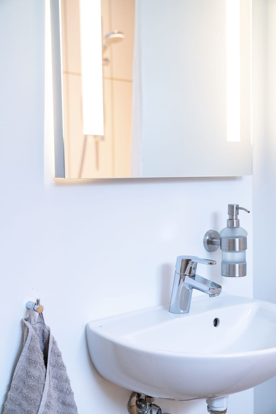 Comfort Double or Twin Room, Garden View | Bathroom | Shower, hair dryer, heated floors, towels
