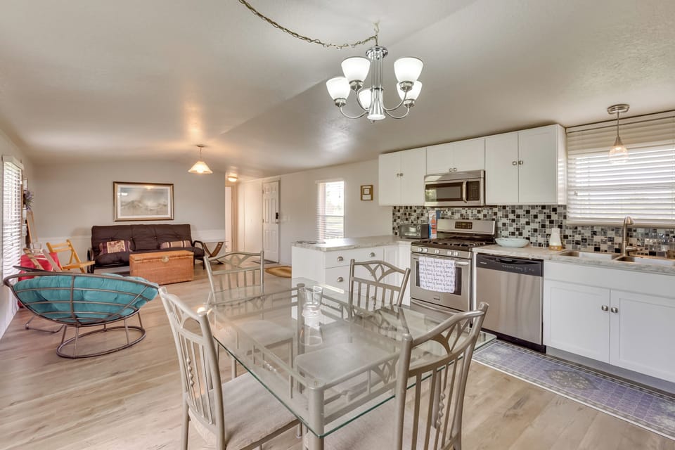 House (2 Bedrooms) | Interior