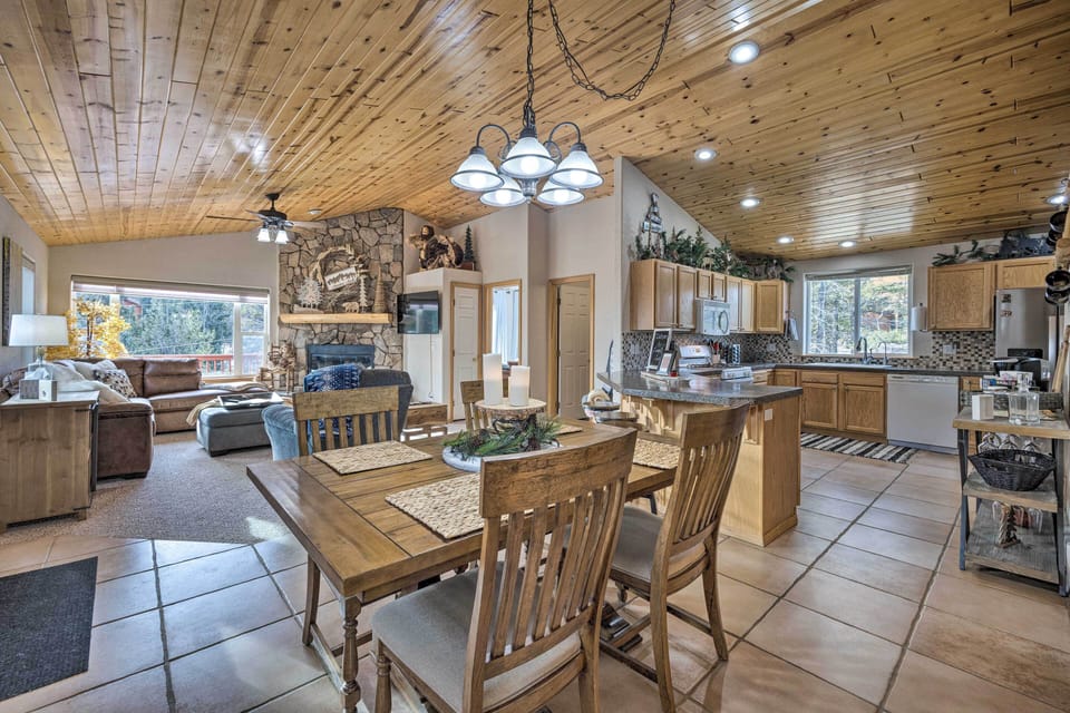 House (4 Bedrooms) | Interior