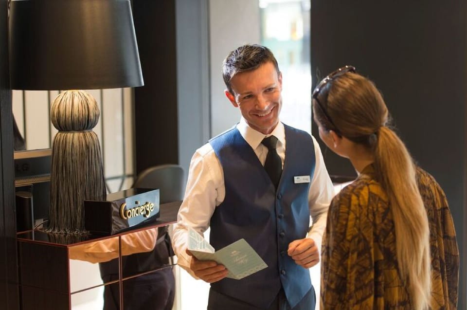 Concierge desk