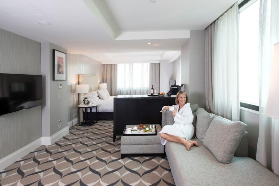Mayfair King Suite | Premium bedding, free minibar, in-room safe, desk