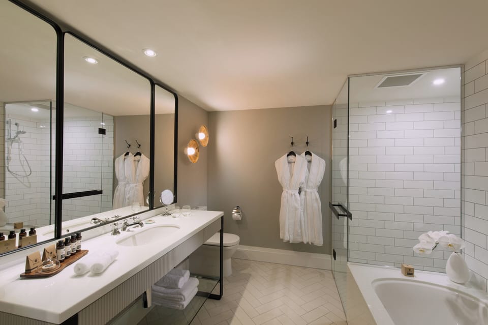 Premium bedding, free minibar, in-room safe, desk