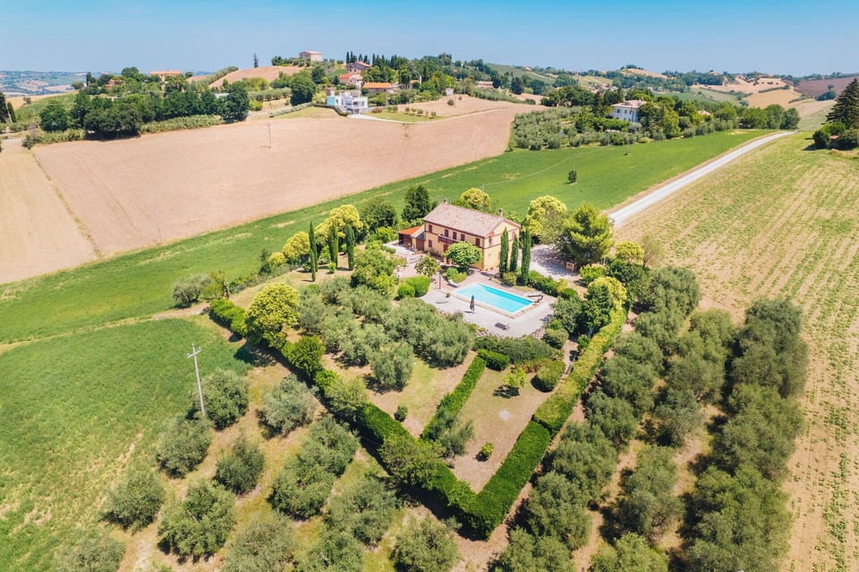 Residential Area, Estate, Garden, Hacienda, Landscaping, Plantation, Mansion, Villa, Farmhouse, Lawn