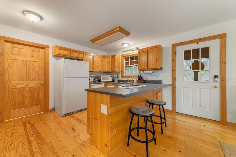 Fully Stocked Kitchen


