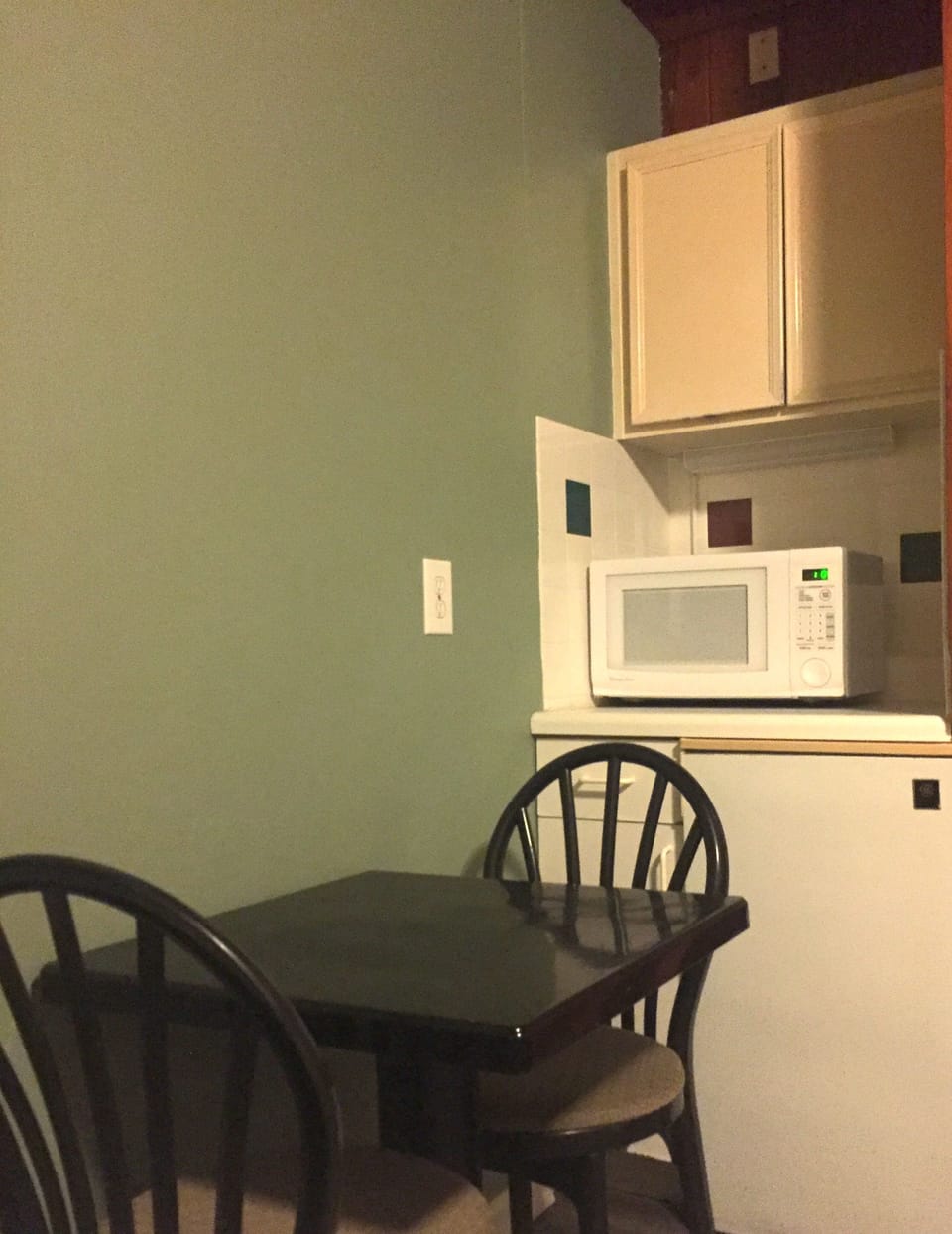 Basic Room, 1 Queen Bed | Coffee and/or coffee maker