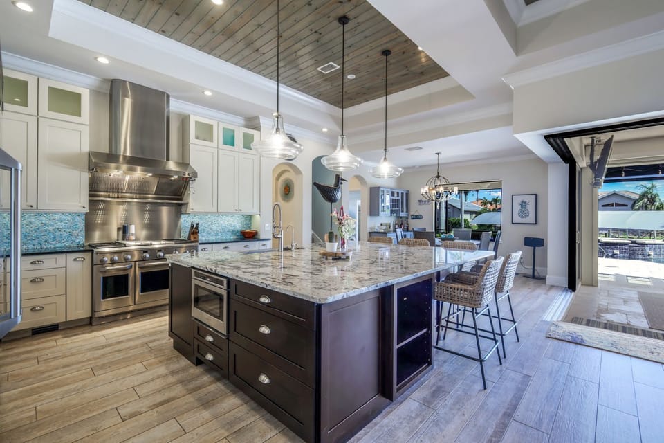 Full kitchen