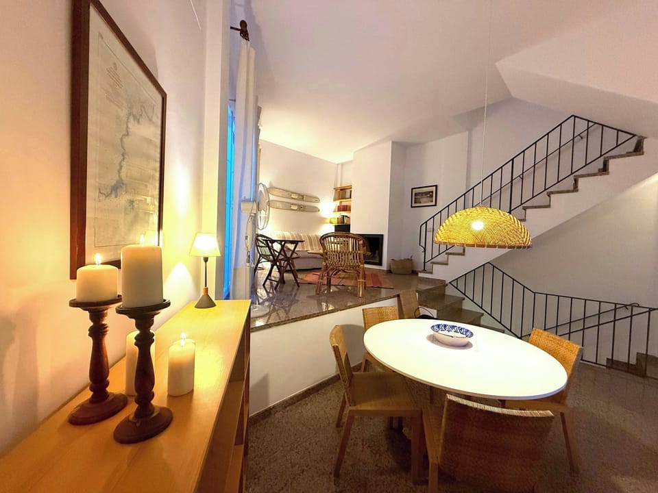 Access involves stairs at the entrance, so plan accordingly for luggage and mobility needs.