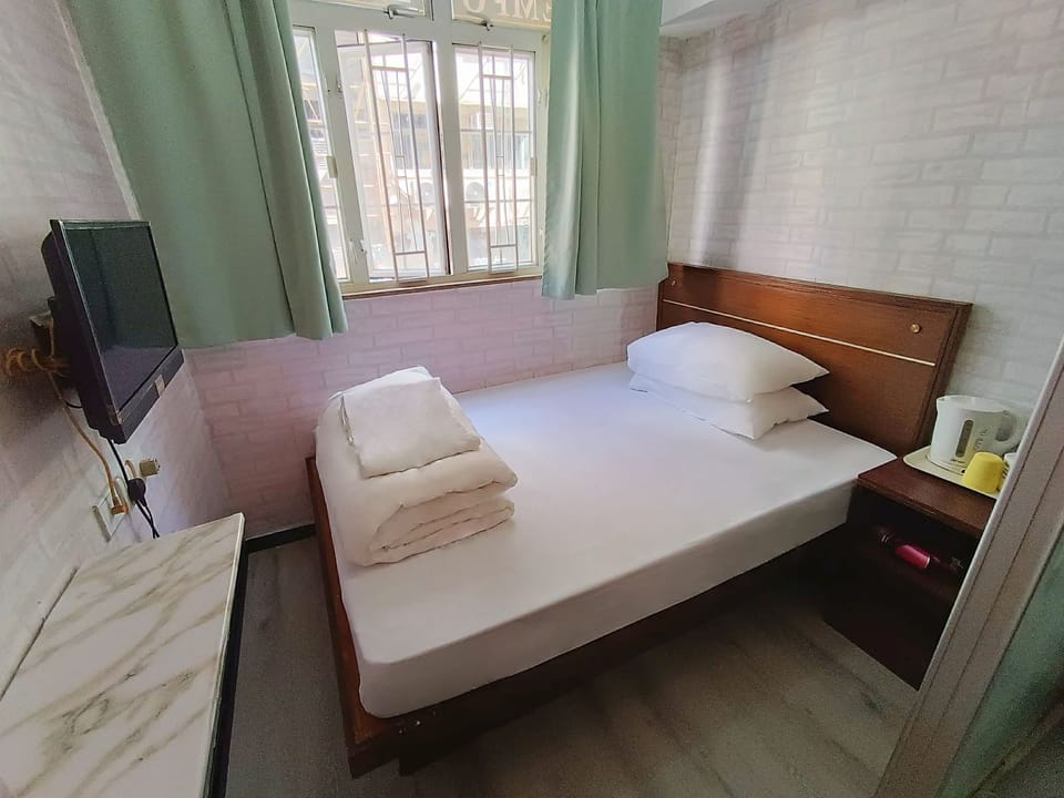 Superior Double Room | 1 bedroom, blackout drapes, free WiFi